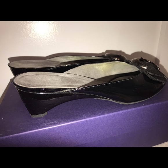 Stuart Weitzman Peep-toe slides - Picture 1 of 6